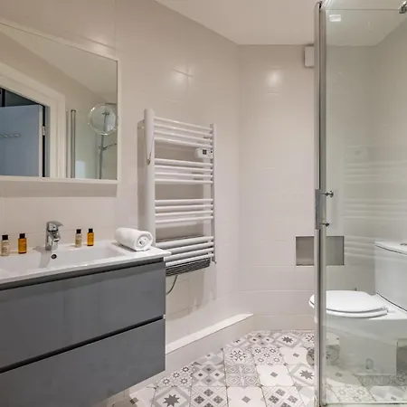 Hotel Veeve - Exhilarating Whites 4*