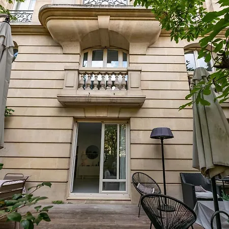 Hotel Veeve - Exhilarating Whites Paris